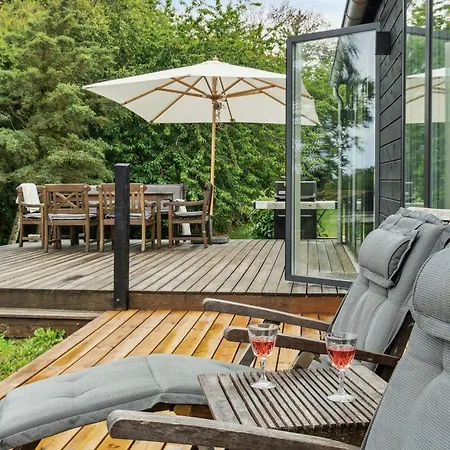 Sea View From Cozy In